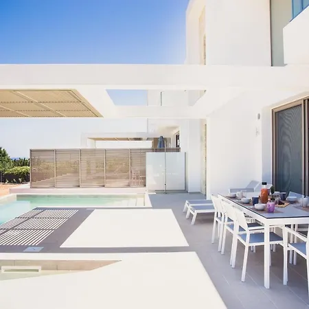 Starlight Guro - 4bd, 4ba, 4min To Beach Villa *