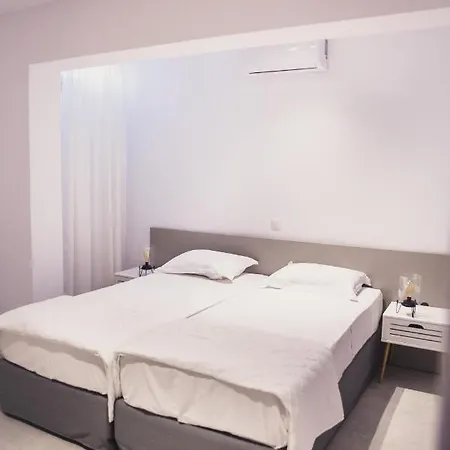 Starlight Guro - 4bd, 4ba, 4min To Beach Villa