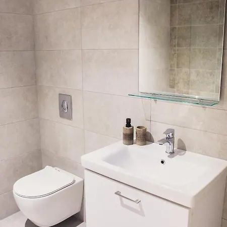 Villa Starlight Guro - 4bd, 4ba, 4min To Beach